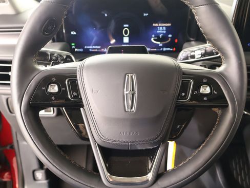 New 2026 Lincoln Aviator AWD image 3