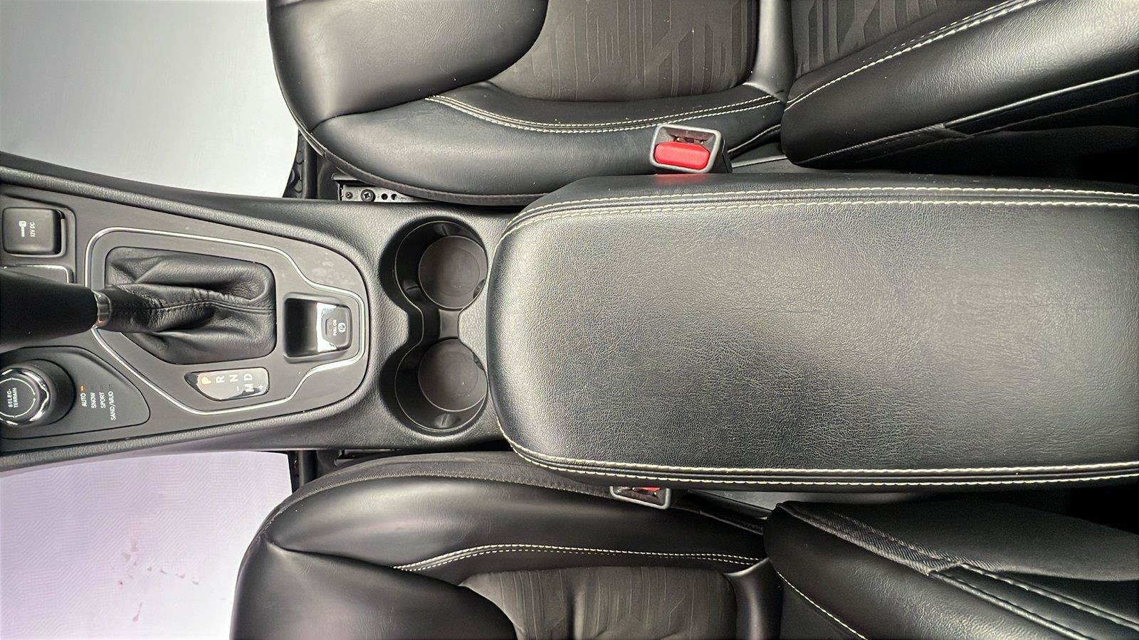 Used 2022 Jeep Cherokee Latitude w/ Sun & Sound Group AWD/4WD image 24