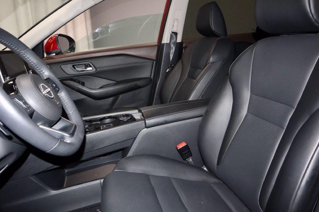 Certified 2023 Nissan Rogue SV w/ SV Premium B Package AWD/4WD image 26