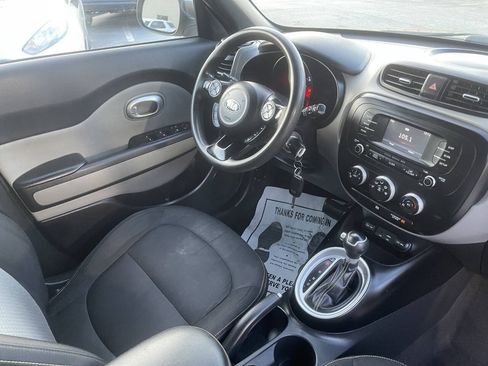 Used 2016 Kia Soul + FWD image 28