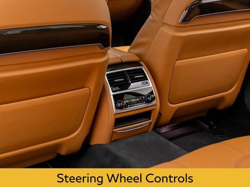 Used 2022 BMW 750i xDrive w/ Executive Package image 18