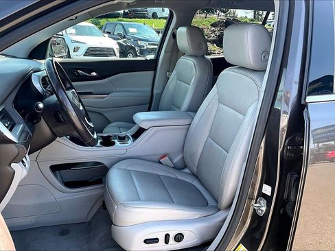 Used 2020 GMC Acadia SLT FWD image 22