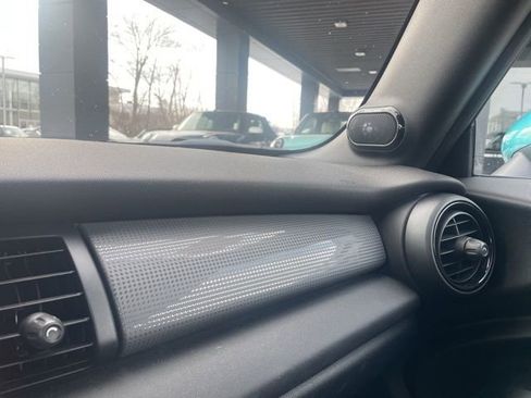 Used 2017 MINI Cooper Base image 19