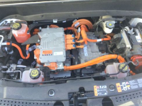Used 2023 Chevrolet Bolt EUV LT w/ Comfort Package image 26