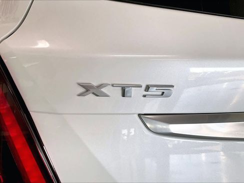 Used 2021 Cadillac XT5 Premium Luxury w/ LPO, Floor Liner Package image 7