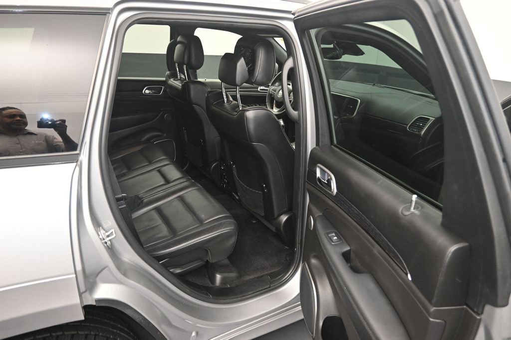 Used 2018 Jeep Grand Cherokee High Altitude AWD/4WD image 11