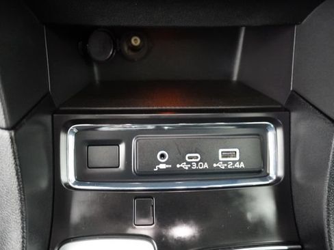 Certified 2025 Subaru Ascent Premium AWD/4WD image 29
