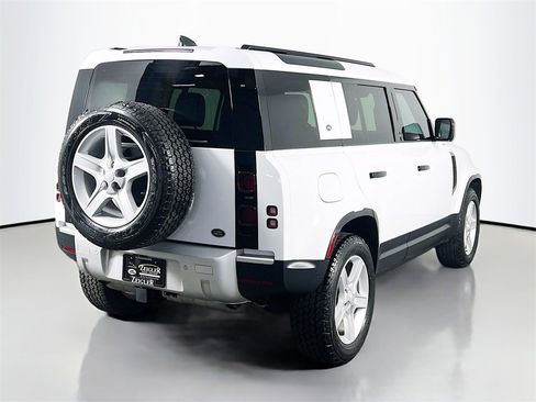Used 2023 Land Rover Defender 110 SE image 5