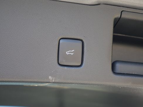 Used 2022 Ford Escape SE w/ SE Sport Appearance Package image 23