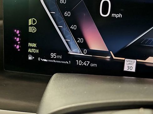 Used 2025 BMW X7 xDrive40i w/ Executive Package image 24