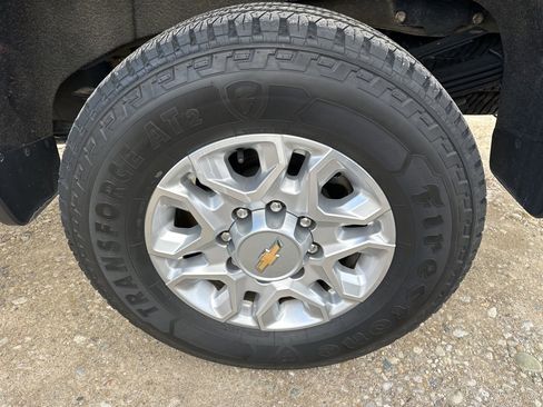 Used 2022 Chevrolet Silverado 3500 LTZ w/ LTZ Convenience Package image 39