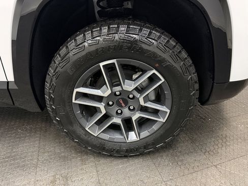 New 2026 GMC Terrain AT4 w/ LPO, Black Badging Package image 13
