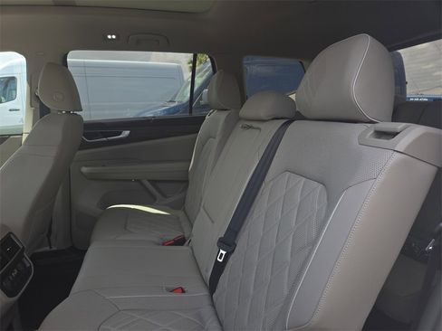 New 2025 Volkswagen Atlas SEL Premium R-Line image 15
