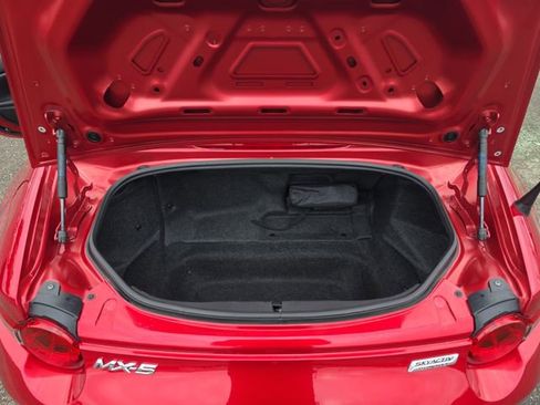 Used 2016 MAZDA MX-5 Miata Sport RWD image 12