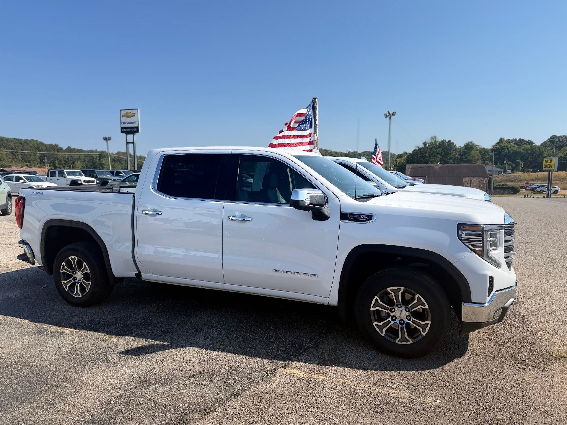 Used 2026 GMC Sierra 1500 SLT AWD/4WD image 2