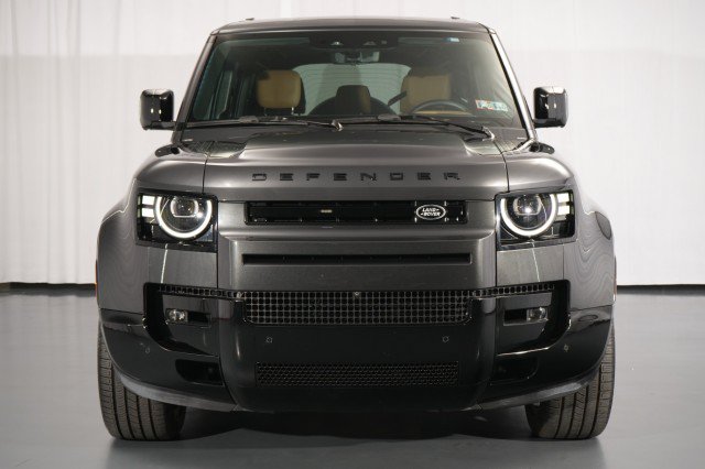 Used 2026 Land Rover Defender 110 X-Dynamic SE AWD/4WD image 5