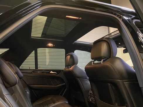 Used 2014 Mercedes-Benz ML 63 AMG 4MATIC image 30