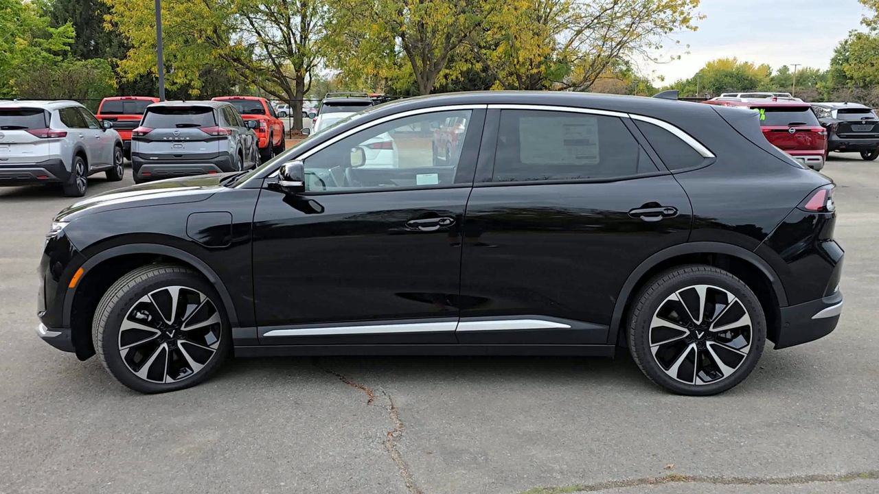 New 2025 VinFast VF 8 Plus AWD/4WD image 5