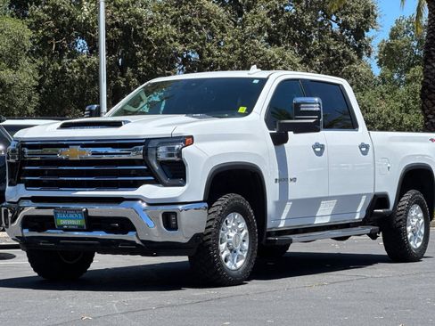 Used 2024 Chevrolet Silverado 2500 LTZ AWD/4WD image 7