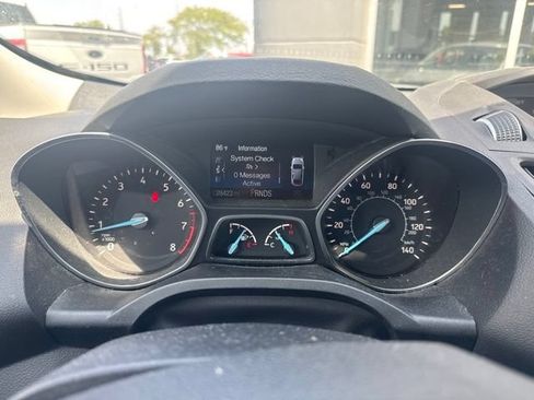 Used 2017 Ford Escape SE FWD image 3