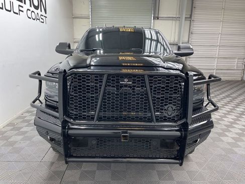 Used 2020 RAM 3500 Limited w/ Black Appearance Package image 4