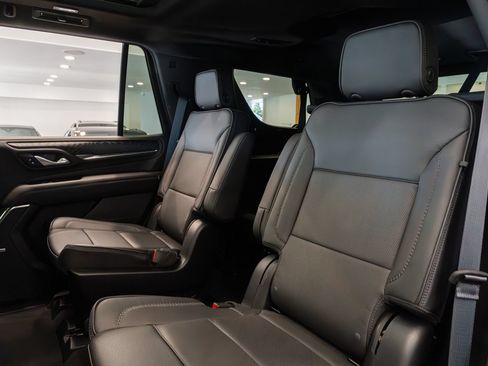 Used 2024 GMC Yukon Denali w/ Denali Reserve Package AWD/4WD image 20