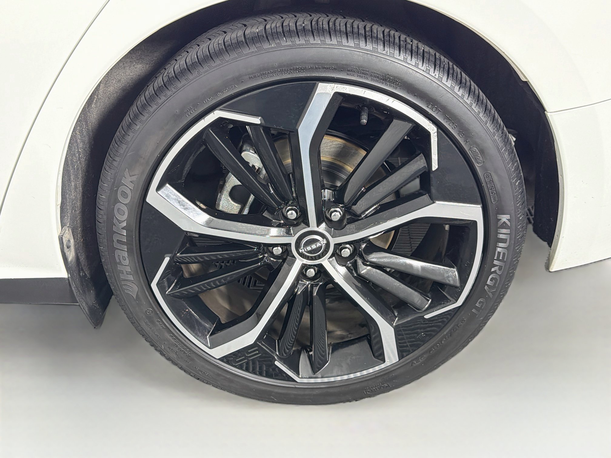 Used 2023 Nissan Altima 2.5 SR FWD image 11