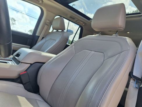 Used 2024 Ford Expedition Max Limited image 10