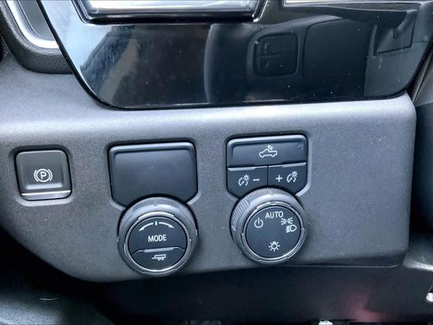 Used 2023 Chevrolet Silverado 1500 LT RWD image 33