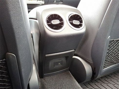 Used 2023 Mercedes-Benz CLA 250 4MATIC image 11