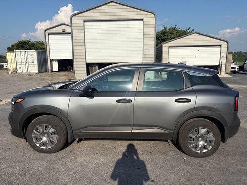 Used 2025 Nissan Kicks S FWD image 10