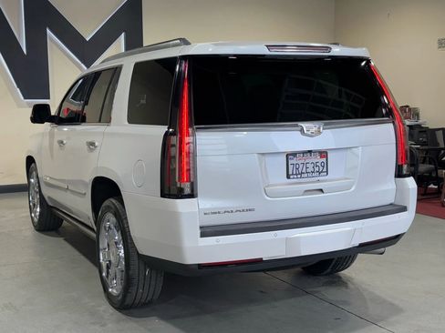Used 2016 Cadillac Escalade Premium image 7