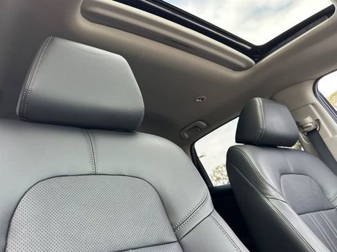 Certified 2024 Honda HR-V EX-L image 18