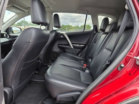 Used 2018 Toyota RAV4 XLE FWD image 16