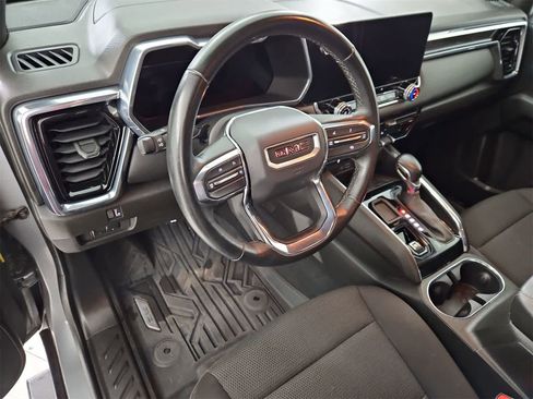 Used 2024 GMC Canyon Elevation image 2