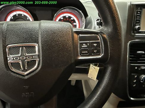 Used 2018 Dodge Grand Caravan SE w/ UConnect Hands-Free Group image 23