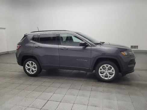Used 2024 Jeep Compass Latitude AWD/4WD image 11