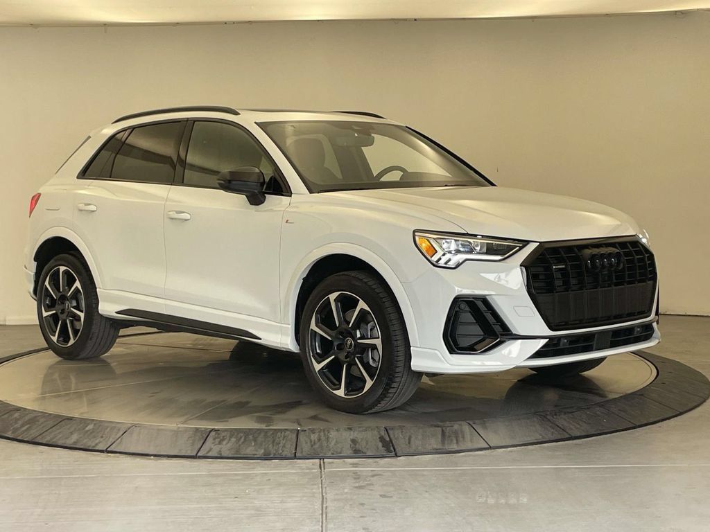 Used 2025 Audi Q3 2.0T Premium Plus w/ Premium Plus Package AWD/4WD image 9