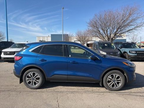 Used 2022 Ford Escape SEL image 3