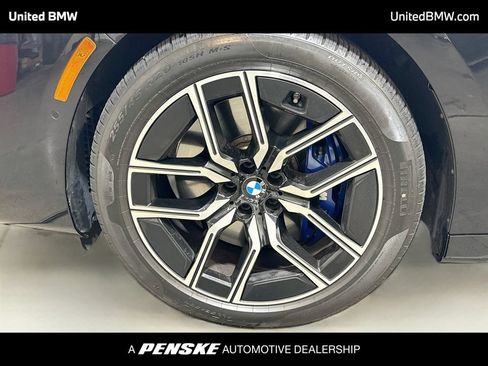 Used 2023 BMW 760i xDrive AWD/4WD image 2