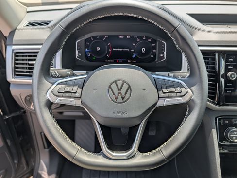 Used 2023 Volkswagen Atlas SE AWD/4WD image 30