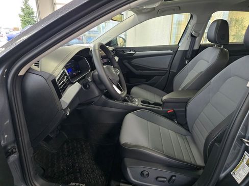 New 2025 Volkswagen Jetta SE image 18