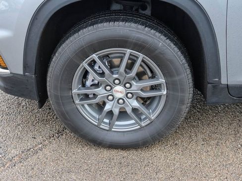 Used 2025 GMC Acadia Elevation image 7