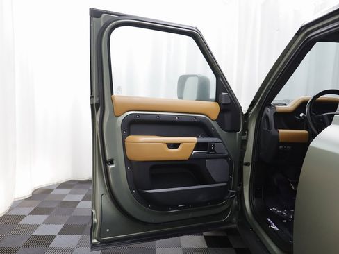 Used 2022 Land Rover Defender 110 X image 4