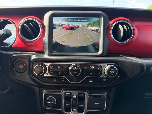 Used 2022 Jeep Gladiator Rubicon w/ Cold Weather Group AWD/4WD image 30