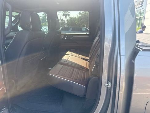 Used 2025 GMC Sierra 3500 Denali Ultimate AWD/4WD image 11