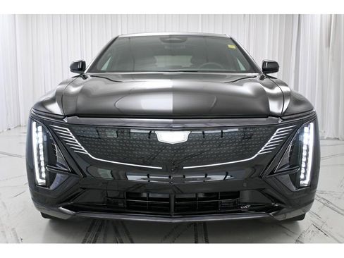 New 2025 Cadillac Lyriq Sport image 3