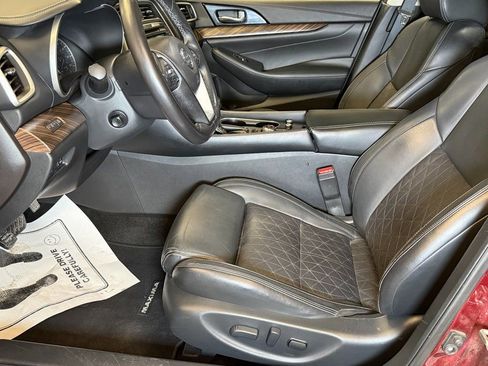 Used 2016 Nissan Maxima Platinum w/ Interior Lighting Package image 22