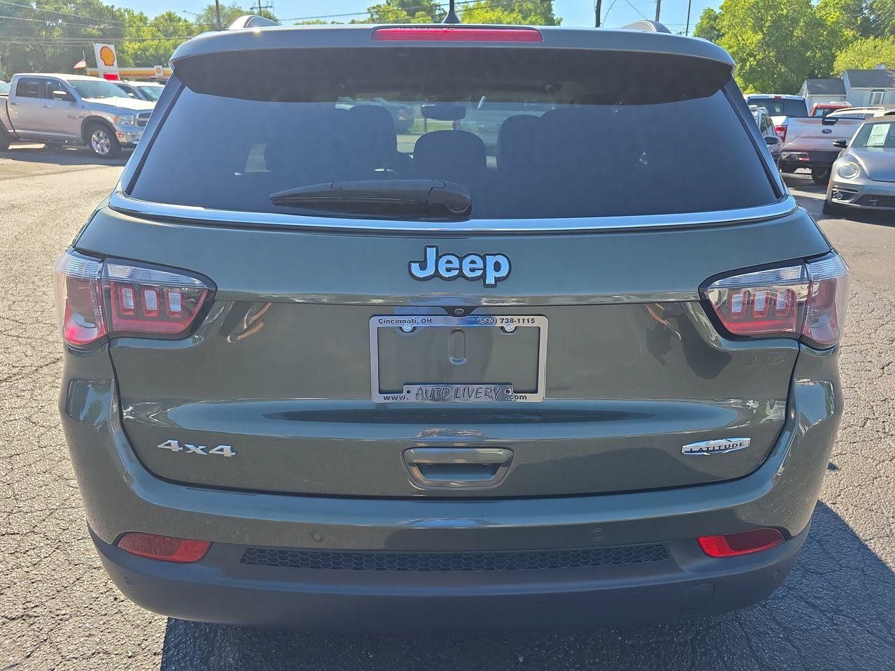 Used 2018 Jeep Compass Latitude w/ Safe & Security Group AWD/4WD image 14