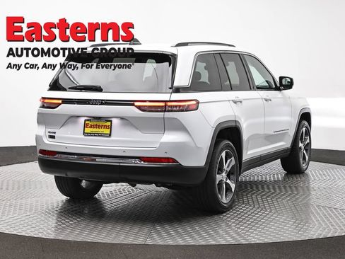 Used 2023 Jeep Grand Cherokee 4WD 4xe image 5